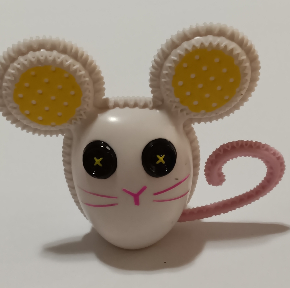 La La Loopsy Pet Mouse toy